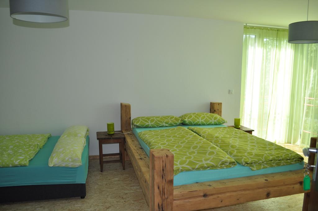 Punkrock Harbour Pension Baehr Карлсруе Екстериор снимка