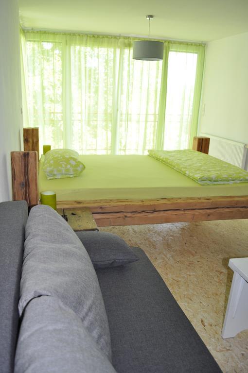 Punkrock Harbour Pension Baehr Карлсруе Екстериор снимка