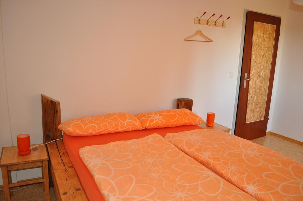 Punkrock Harbour Pension Baehr Карлсруе Екстериор снимка