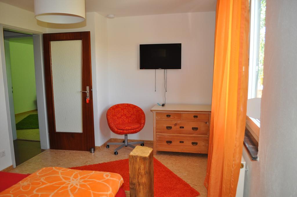 Punkrock Harbour Pension Baehr Карлсруе Екстериор снимка