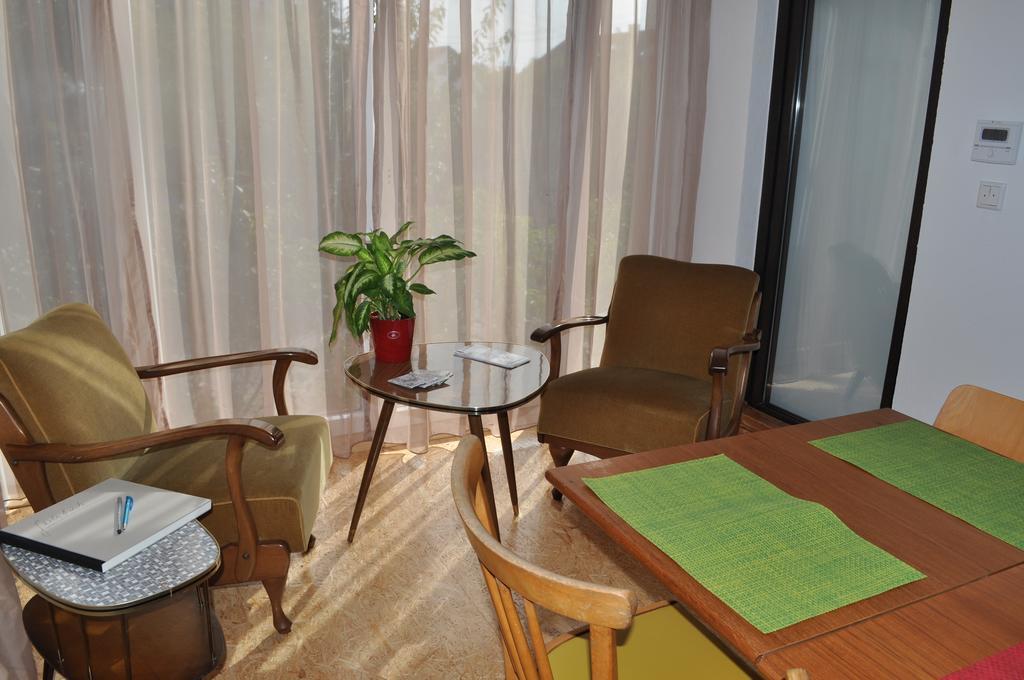 Punkrock Harbour Pension Baehr Карлсруе Екстериор снимка